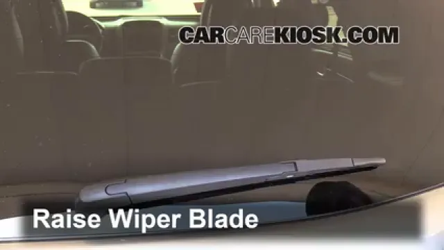 2014 Kia Sorento EX 3.3L V6 Balais essuie-glace arrière Changer les balais des essuie-glace